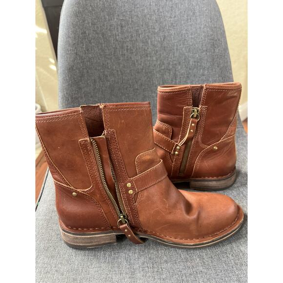 Uggs Australia Short Moto Buckles Zip Fabrizia Boots Leather Women’s sz 8 - Picture 7 of 7